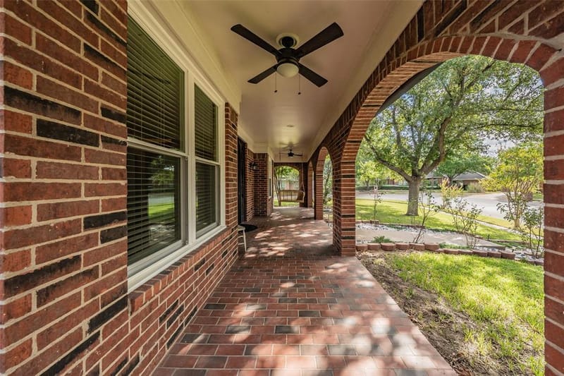 1800 Trail Lake Drive, Euless TX 76039 - Photo 4