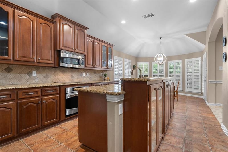 8151 Holliday Road, Lantana TX 76226 - Photo 13