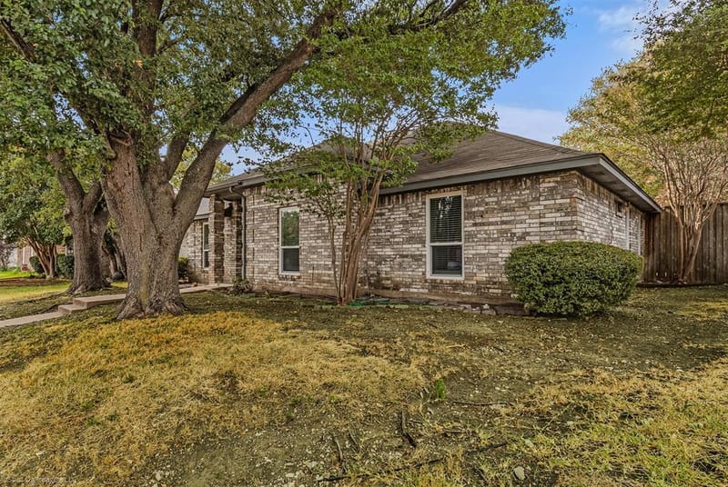 5221 Wood Creek Lane, Garland TX 75044 - Photo 2