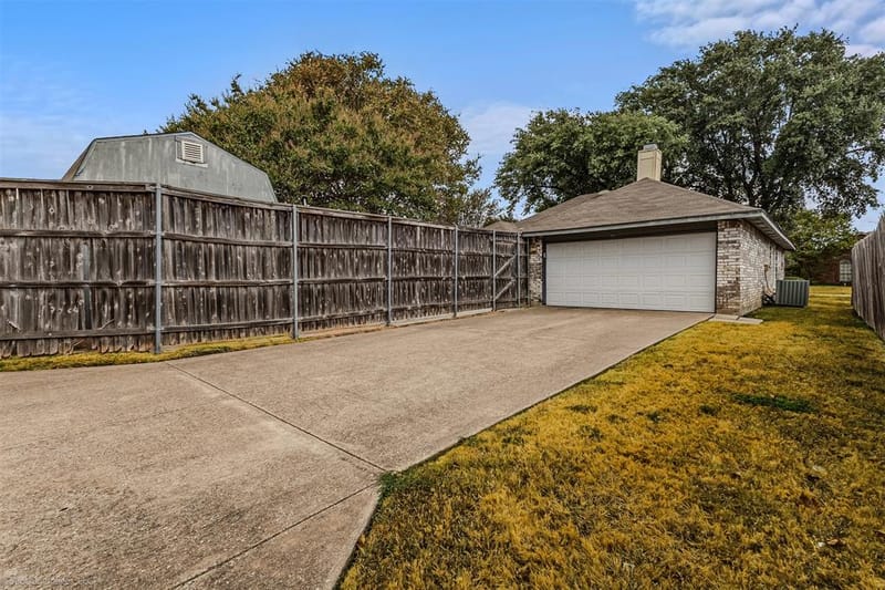 5221 Wood Creek Lane, Garland TX 75044 - Photo 24