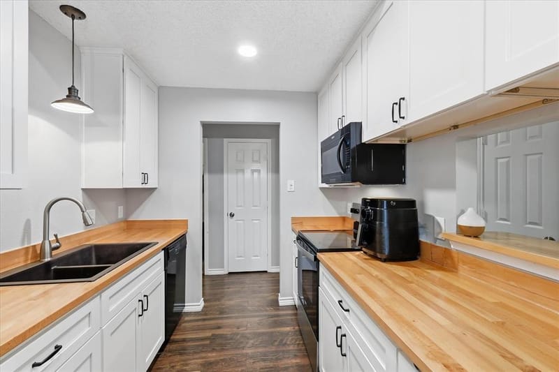 6025 Kimberly Court, Haltom City TX 76137 - Photo 6