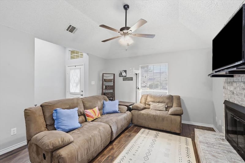 6025 Kimberly Court, Haltom City TX 76137 - Photo 3