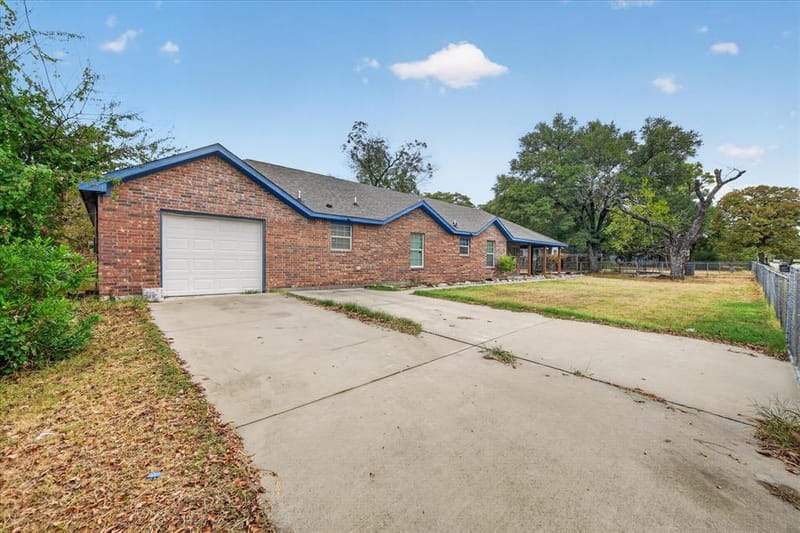 3001 Caddo Trail, Lake Worth TX 76135 - Photo 2
