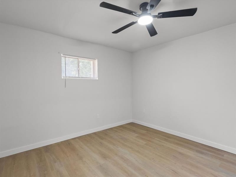 909 S Throckmorton Street, Sherman TX 75090 - Photo 17