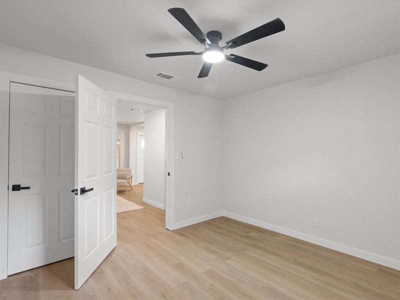 909 S Throckmorton Street, Sherman TX 75090 - Photo 16