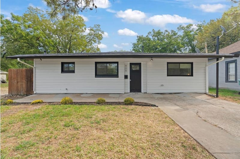 909 S Throckmorton Street, Sherman TX 75090