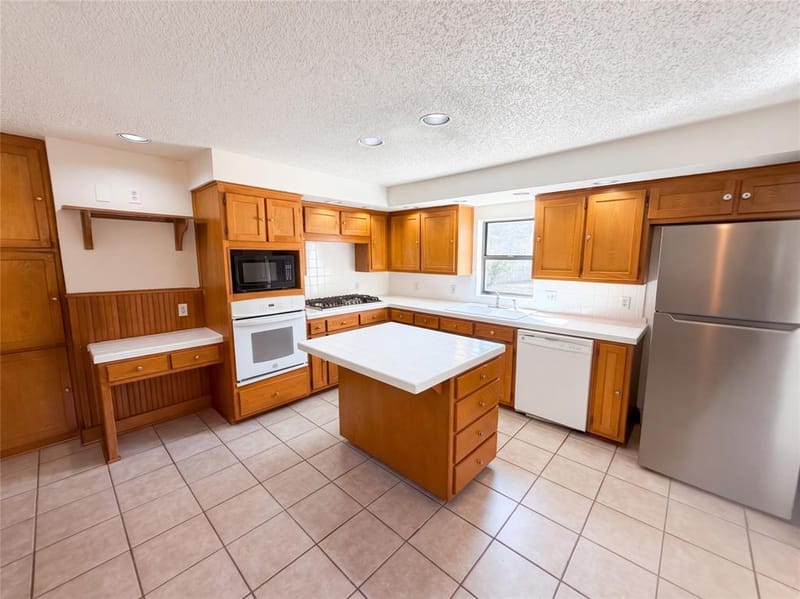 5609 Baylor Avenue, River Oaks TX 76114 - Photo 2