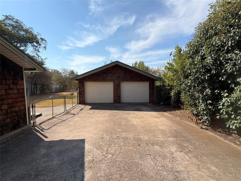 5609 Baylor Avenue, River Oaks TX 76114 - Photo 15