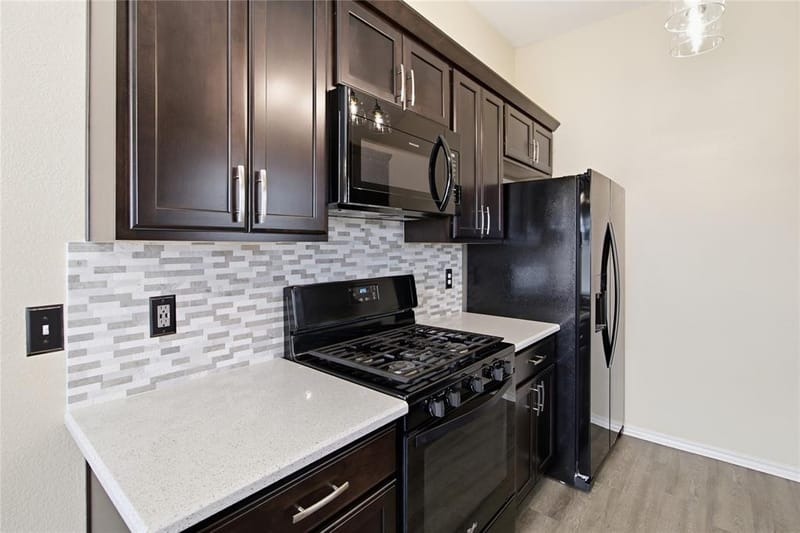 814 Rawlins Drive, Lancaster TX 75146 - Photo 6