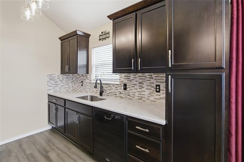 814 Rawlins Drive, Lancaster TX 75146 - Photo 5