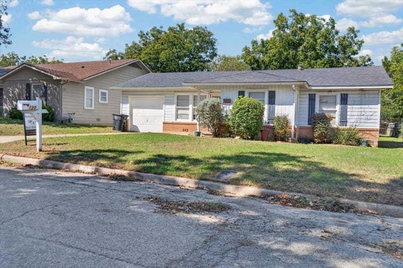 1204 Bales Street, Cleburne TX 76033 - Photo 2