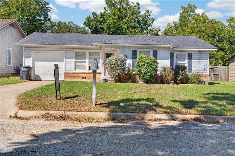 1204 Bales Street, Cleburne TX 76033