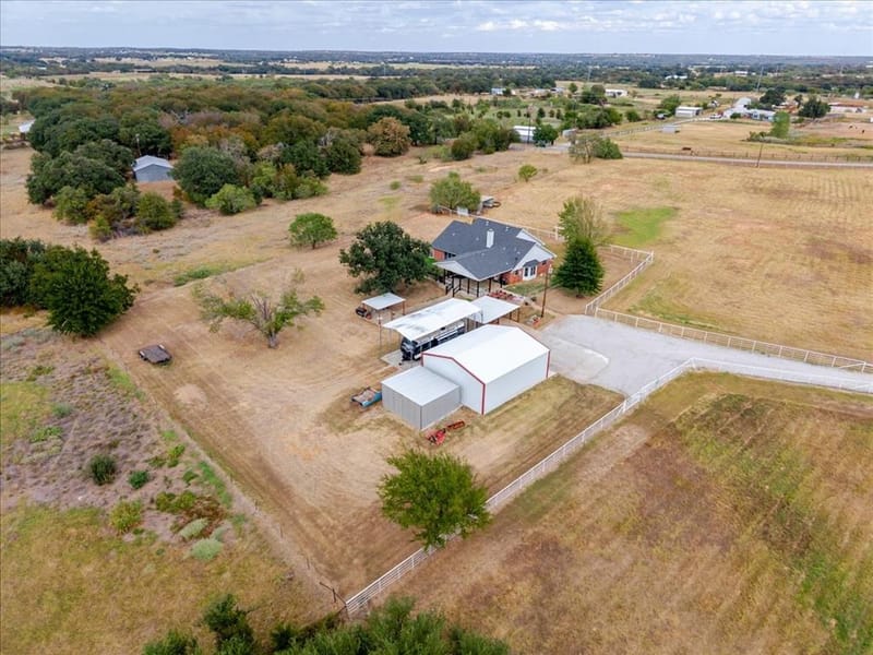 2400 Springfield Road, Springtown TX 76082 - Photo 31