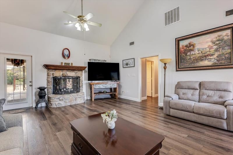 2400 Springfield Road, Springtown TX 76082 - Photo 4