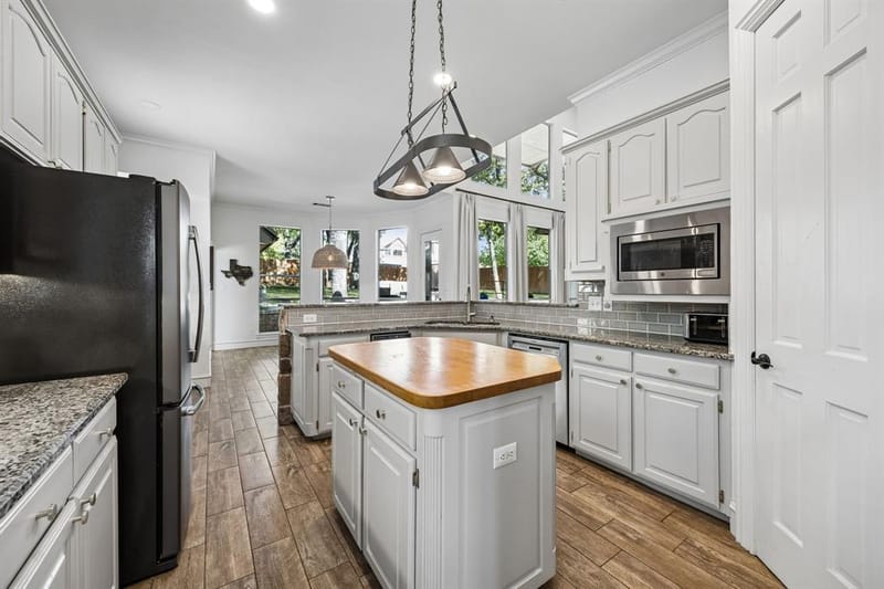 2865 Woodhollow Drive, Highland Village TX 75077 - Photo 13