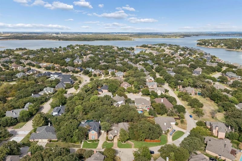 2865 Woodhollow Drive, Highland Village TX 75077 - Photo 3