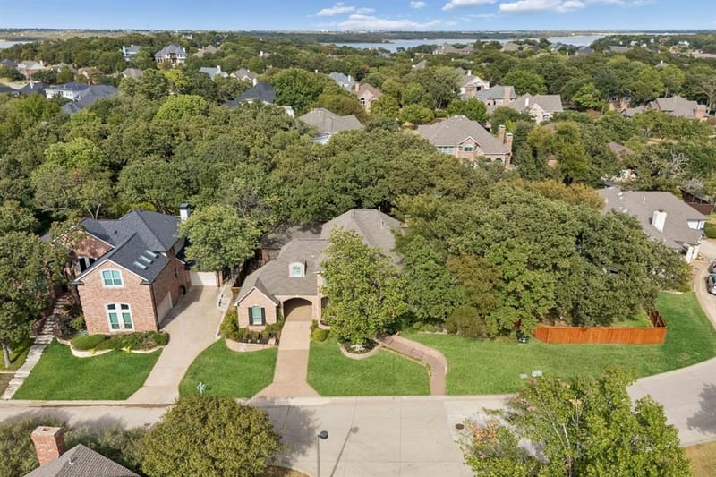 2865 Woodhollow Drive, Highland Village TX 75077 - Photo 4