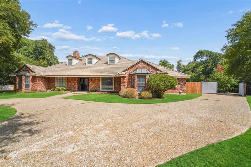 803 Green Tree Court, Duncanville TX 75137 - Photo 3