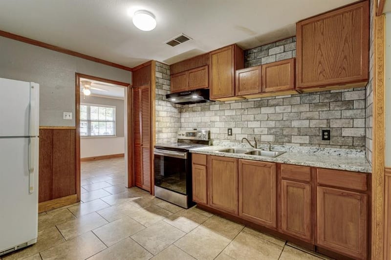 8710 Cardella Avenue, Dallas TX 75217 - Photo 10