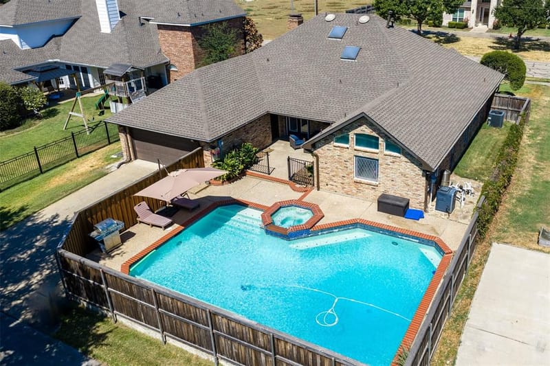 3214 Suzanne Drive, Rowlett TX 75088 - Photo 2