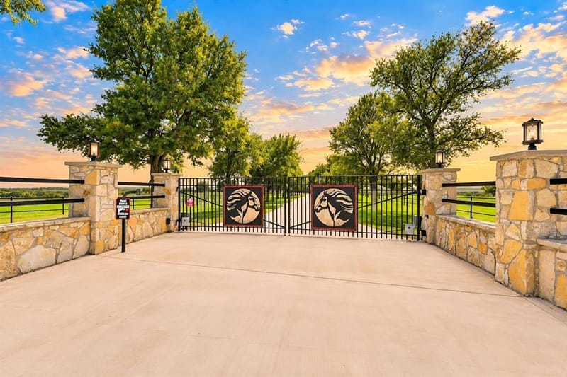3601 W Fm 4, Cleburne TX 76033 - Photo 2