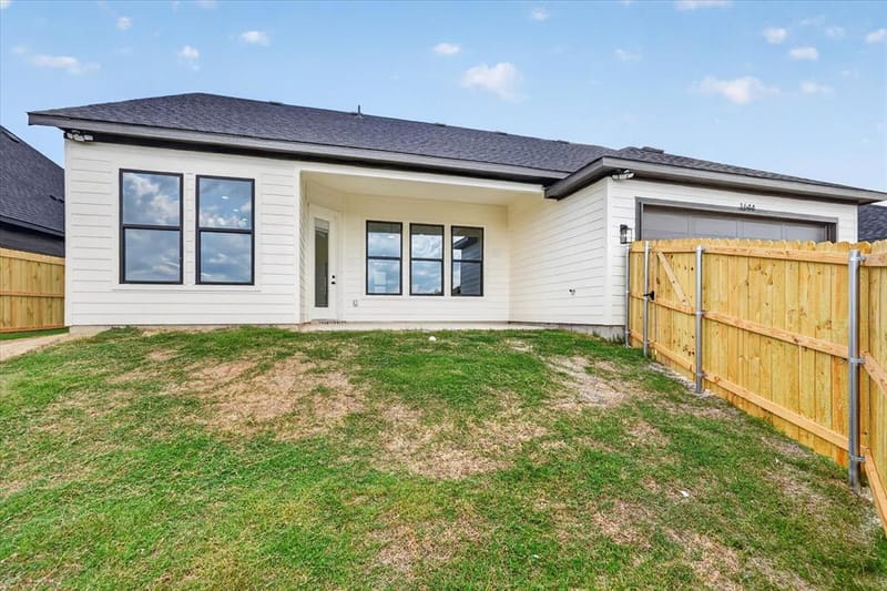 1644 W Wintergreen Road, Lancaster TX 75134 - Photo 30