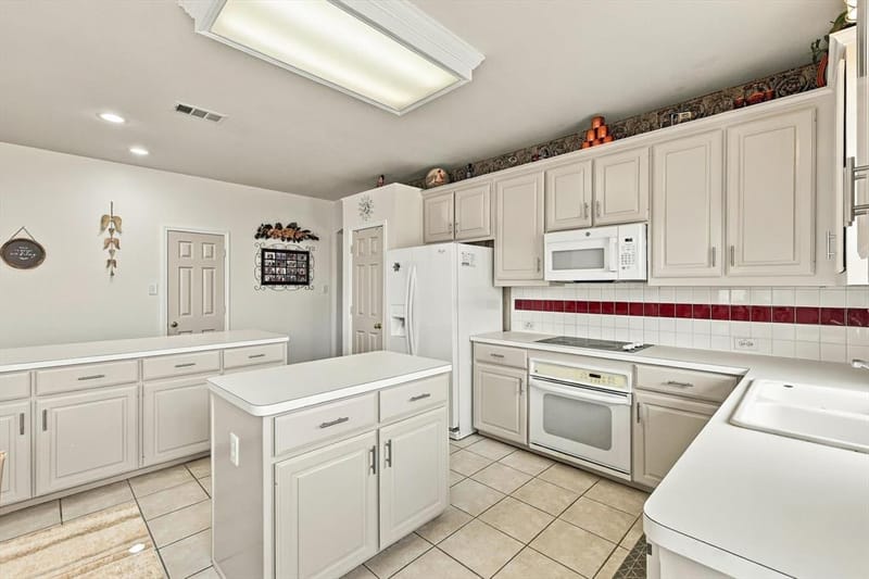 6432 Barstow Lane, The Colony TX 75056 - Photo 12