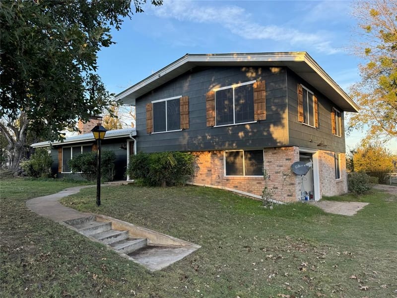 915 Old stephenville hwy, Hico TX 76457 - Photo 3