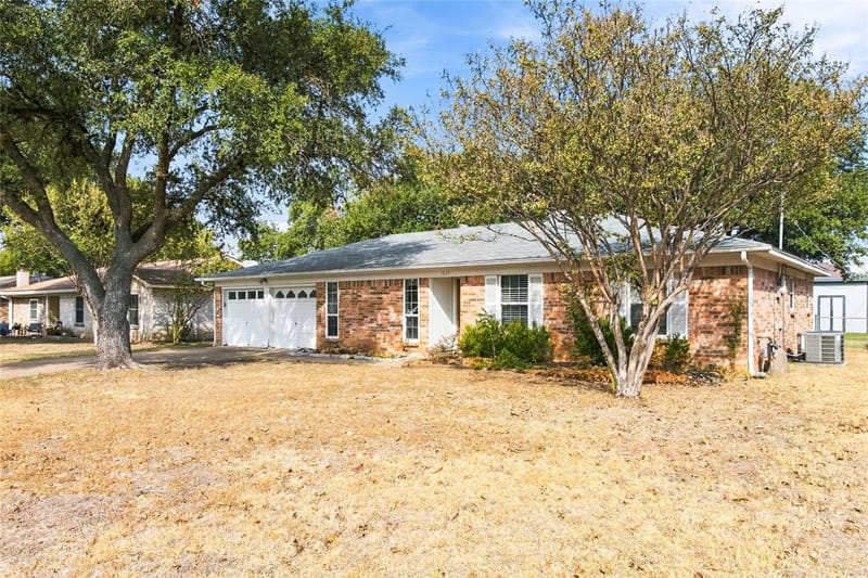 1117 Cozby Street E, Benbrook TX 76126 - Photo 21