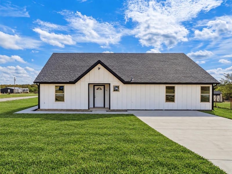 182 Brookview Drive, Bridgeport TX 76426