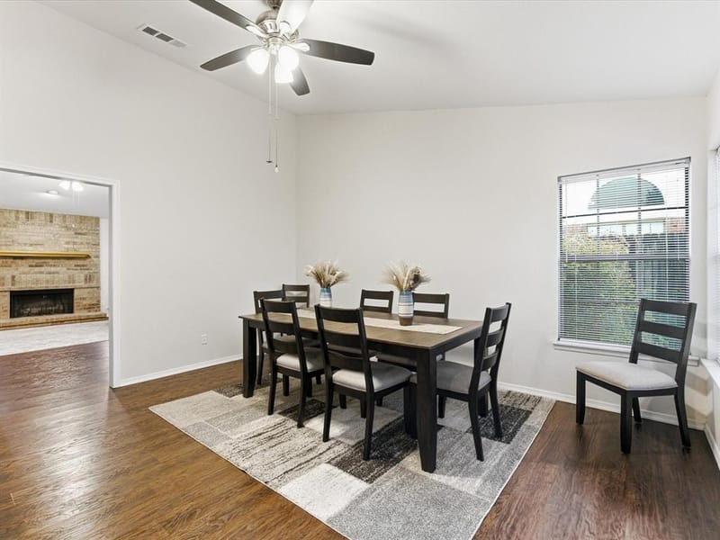 1705 Sandy Point Court, Arlington TX 76018 - Photo 13