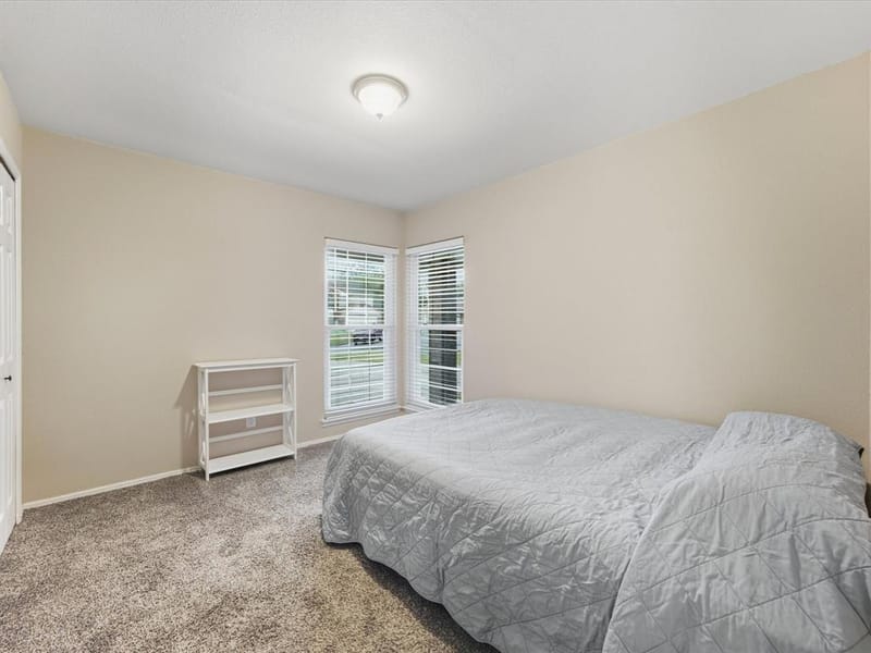 1705 Sandy Point Court, Arlington TX 76018 - Photo 22