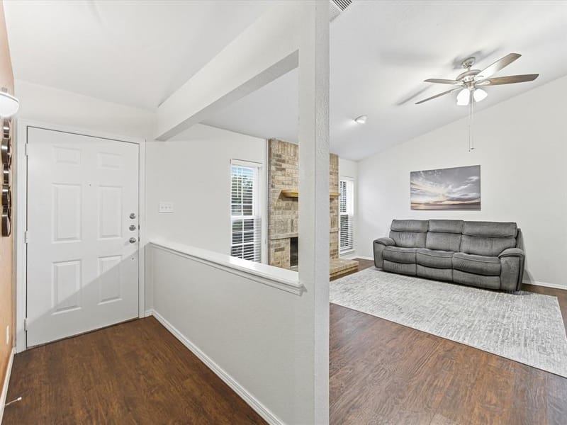 1705 Sandy Point Court, Arlington TX 76018 - Photo 7