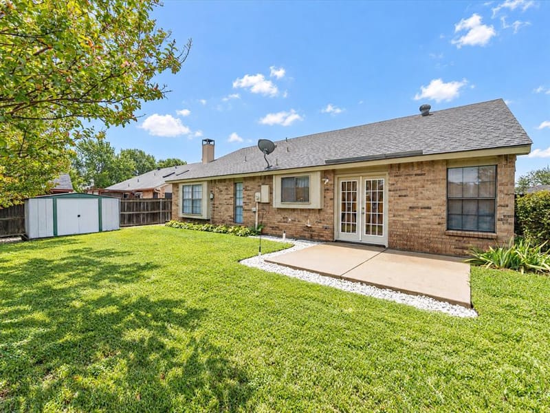 1705 Sandy Point Court, Arlington TX 76018 - Photo 36
