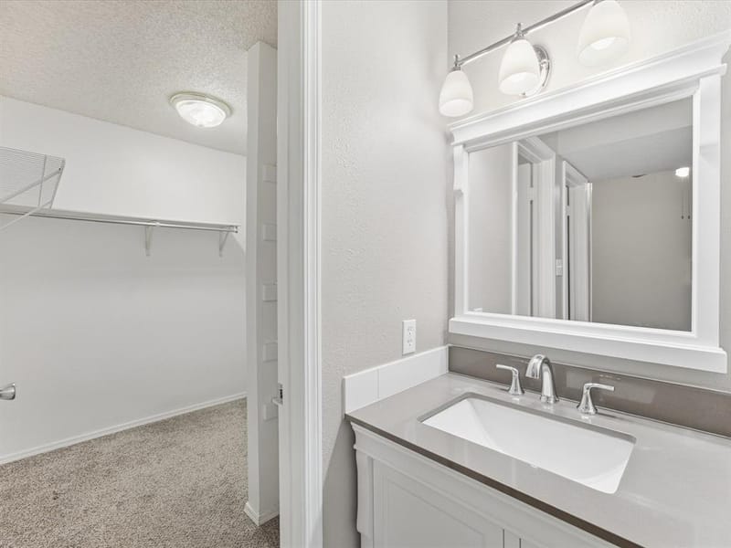 1705 Sandy Point Court, Arlington TX 76018 - Photo 24