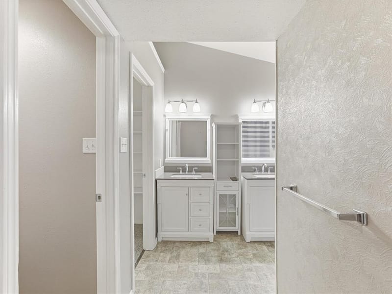 1705 Sandy Point Court, Arlington TX 76018 - Photo 30