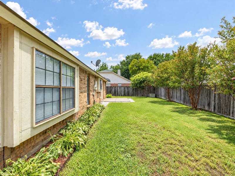 1705 Sandy Point Court, Arlington TX 76018 - Photo 37