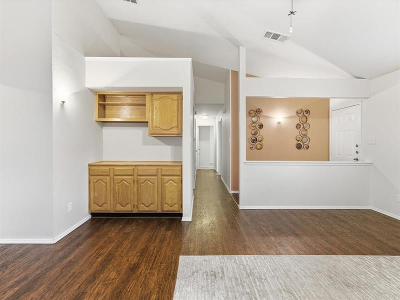 1705 Sandy Point Court, Arlington TX 76018 - Photo 11