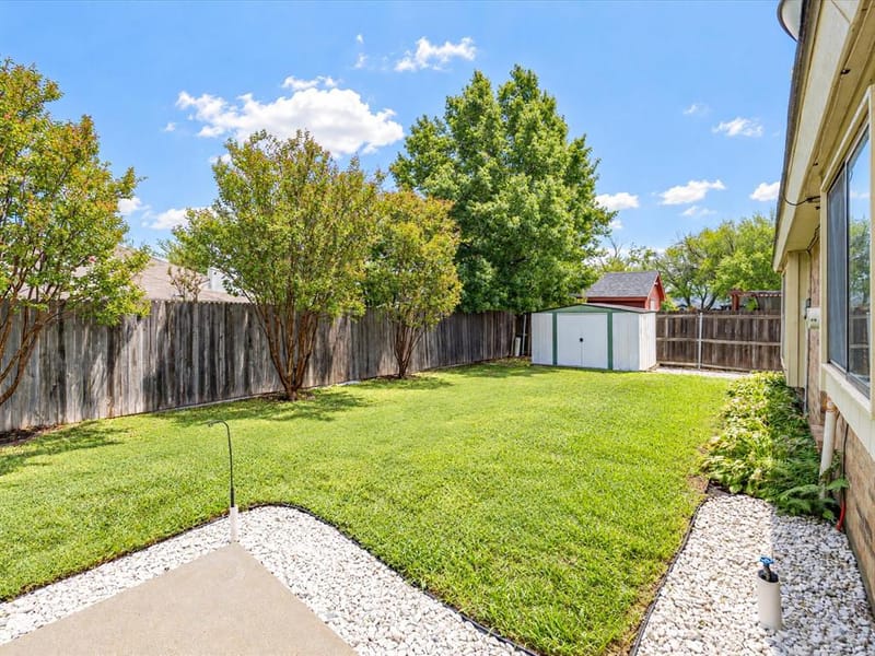 1705 Sandy Point Court, Arlington TX 76018 - Photo 35