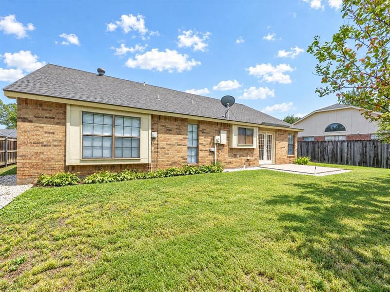 1705 Sandy Point Court, Arlington TX 76018 - Photo 39