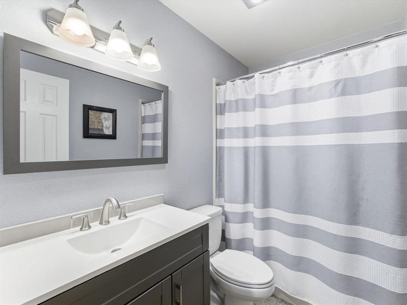 1705 Sandy Point Court, Arlington TX 76018 - Photo 25