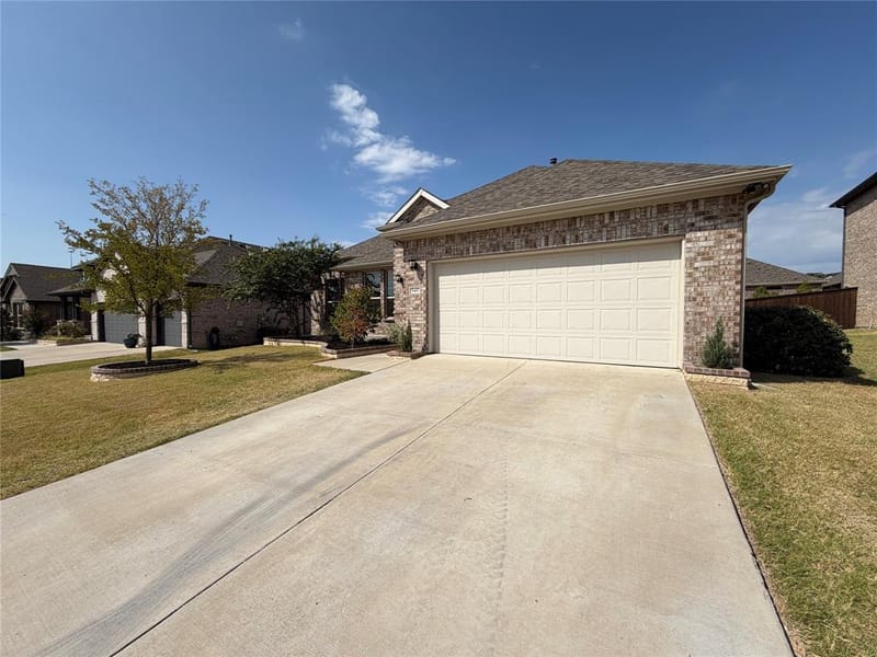 5417 Highview Court, Haltom City TX 76137 - Photo 3