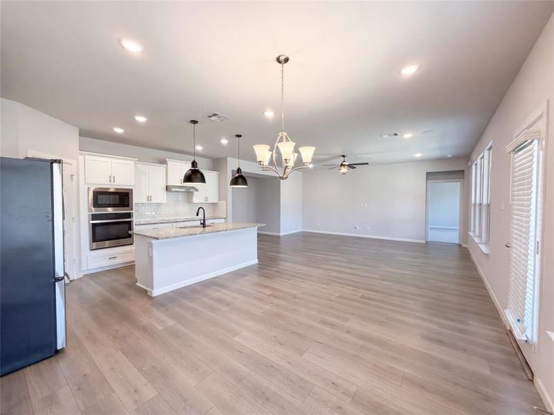 5417 Highview Court, Haltom City TX 76137 - Photo 10