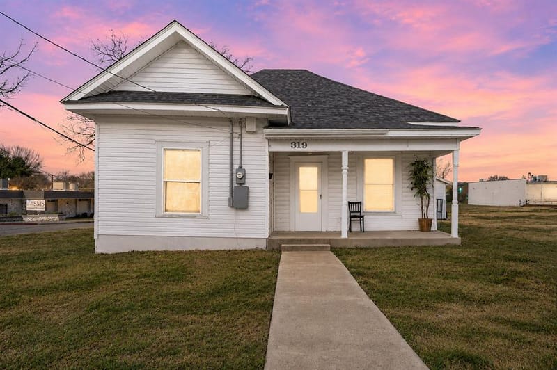 319 Mckinney Street, Mesquite TX 75149