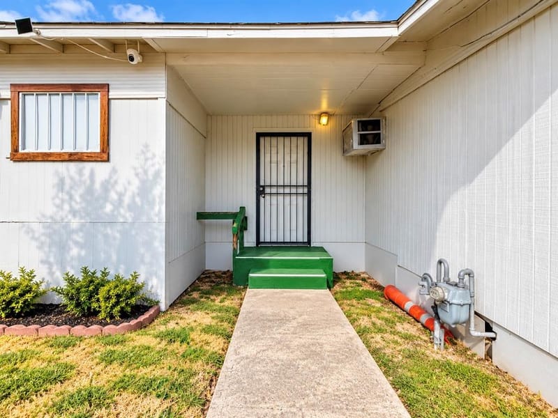 4131 Soloman Drive, Dallas TX 75212 - Photo 10