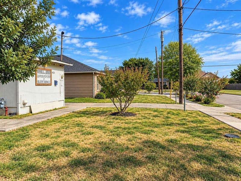 4131 Soloman Drive, Dallas TX 75212 - Photo 11