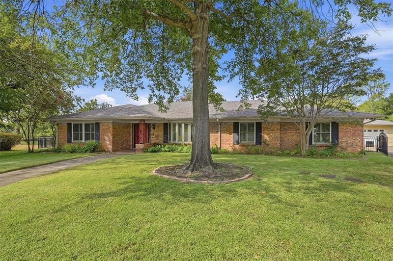 1609 Lakewood Drive, Sherman TX 75092 - Photo 2
