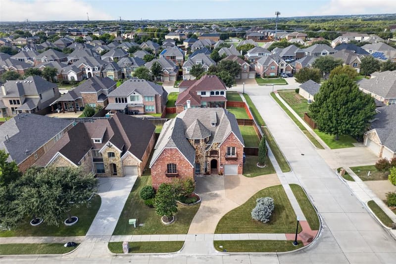 6947 Seabreeze Drive, Grand Prairie TX 75054 - Photo 3