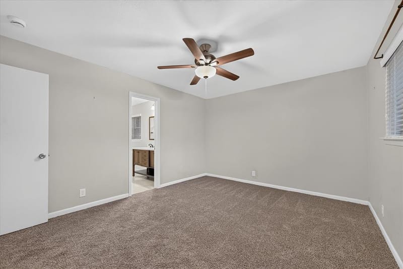 844 Woodcrest Drive, Hurst TX 76053 - Photo 27
