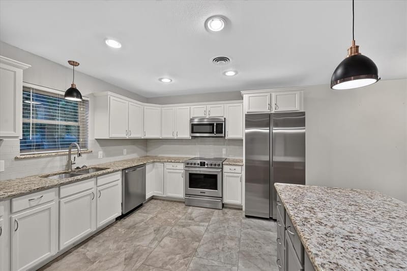 844 Woodcrest Drive, Hurst TX 76053 - Photo 6